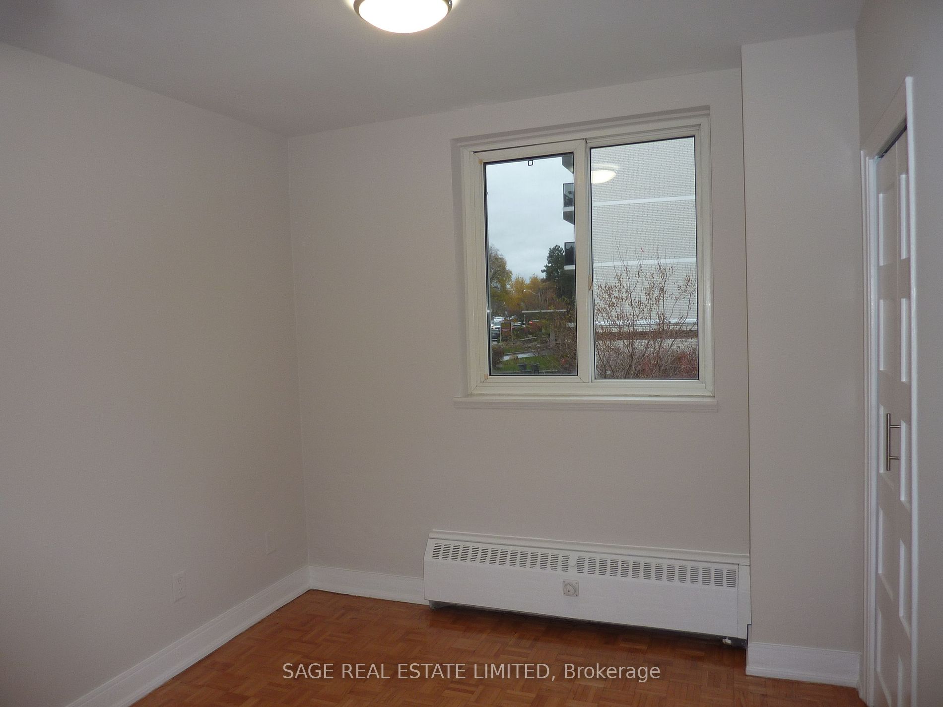 10 Shallmar Blvd, #211