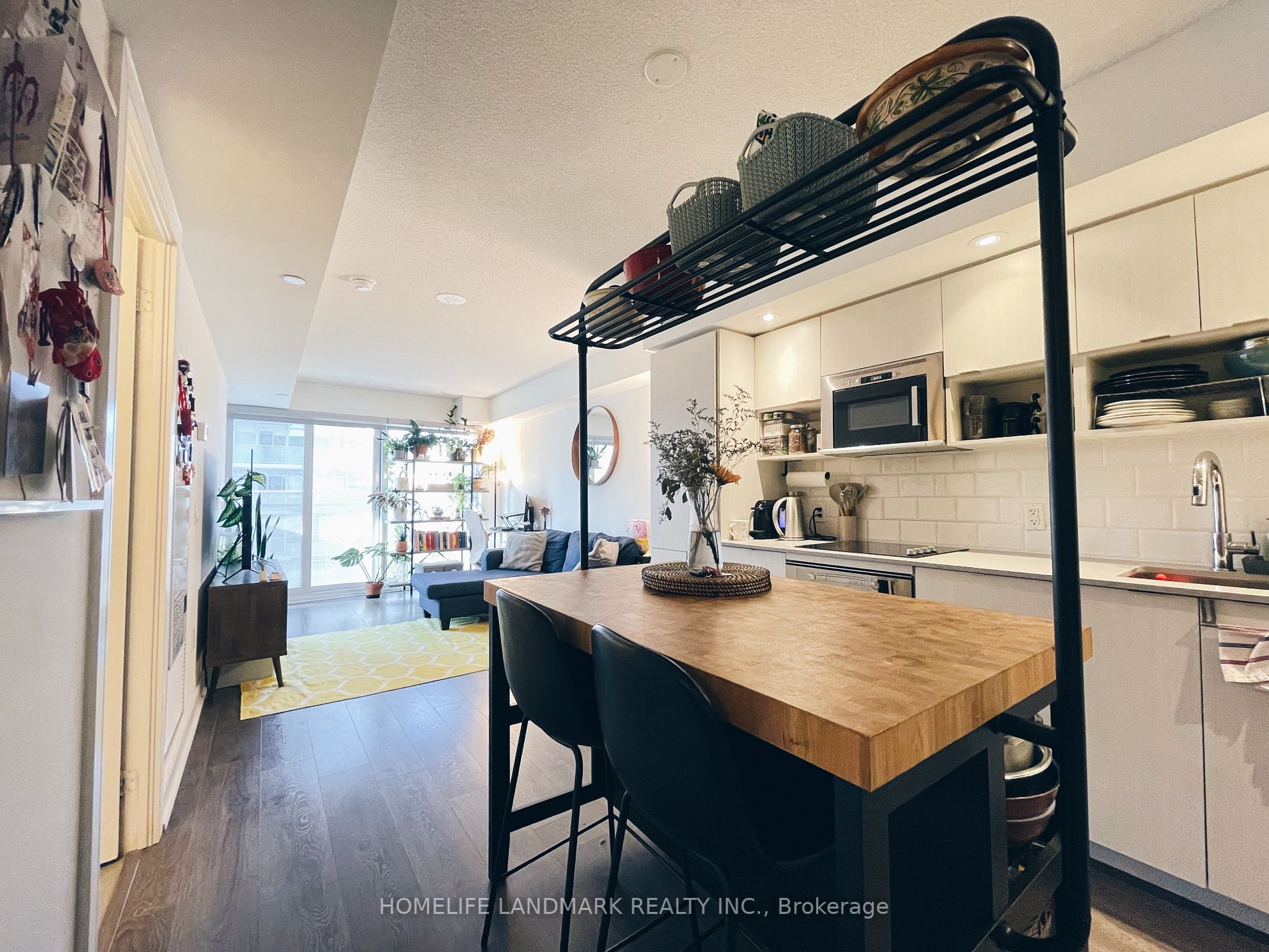 89 Mcgill St, #1004