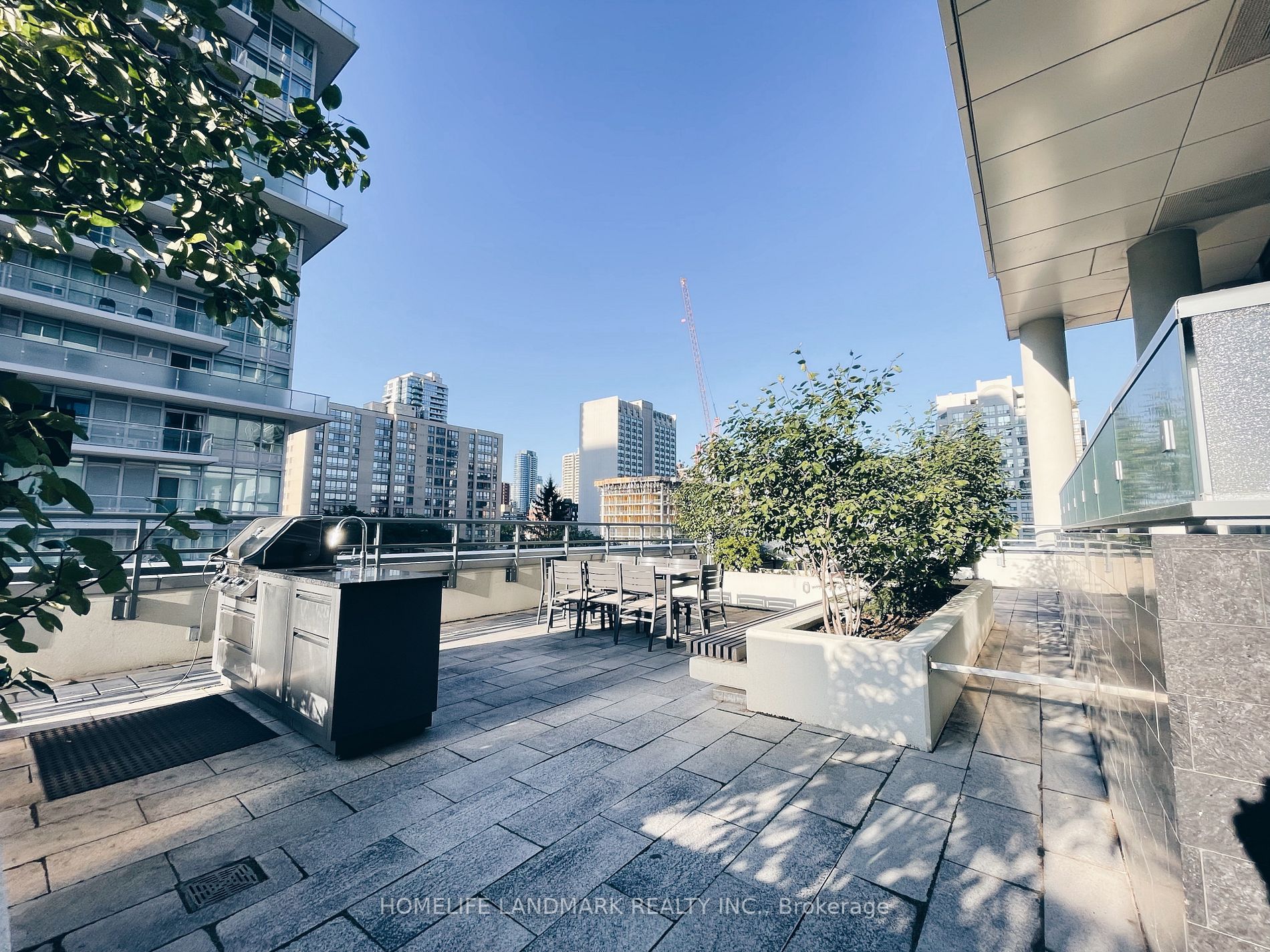 89 Mcgill St, #1004