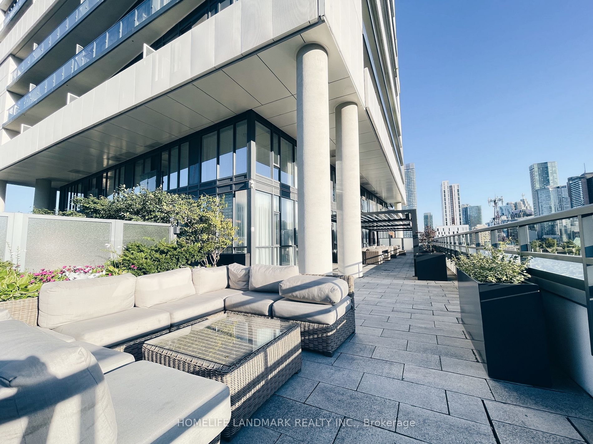 89 Mcgill St, #1004