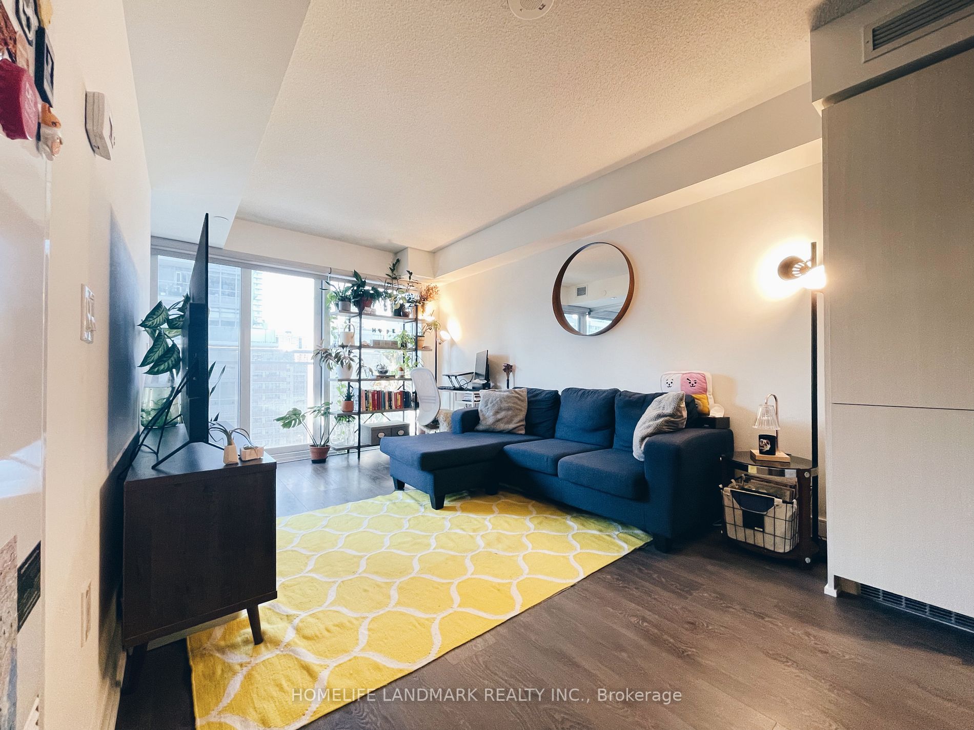 89 Mcgill St, #1004