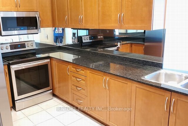 28 William Carson Cres N, #Ph916