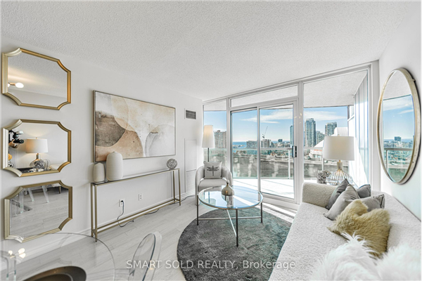30 Grand Trunk Cres, Toronto