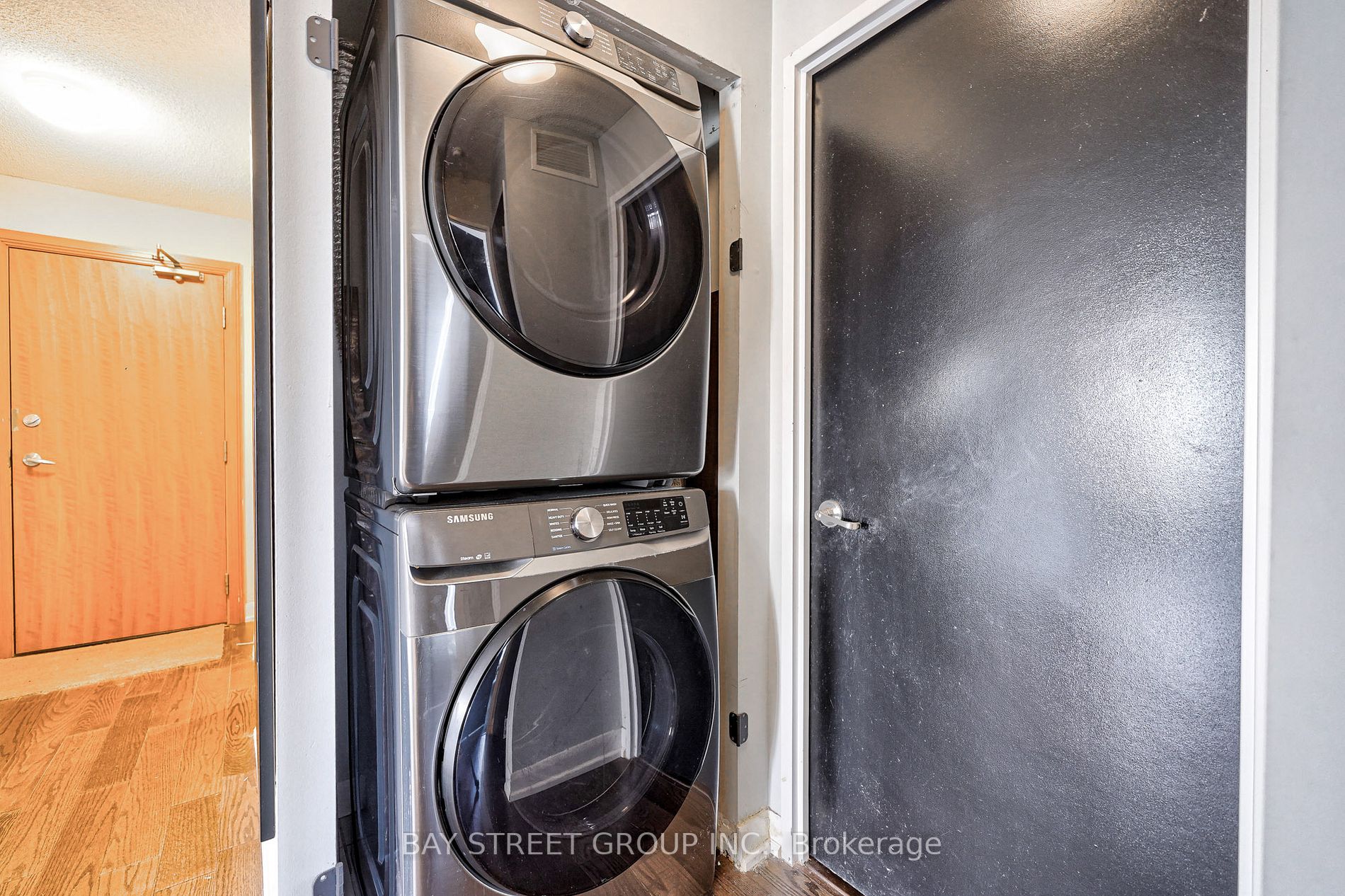 33 Sheppard Ave E, #2102