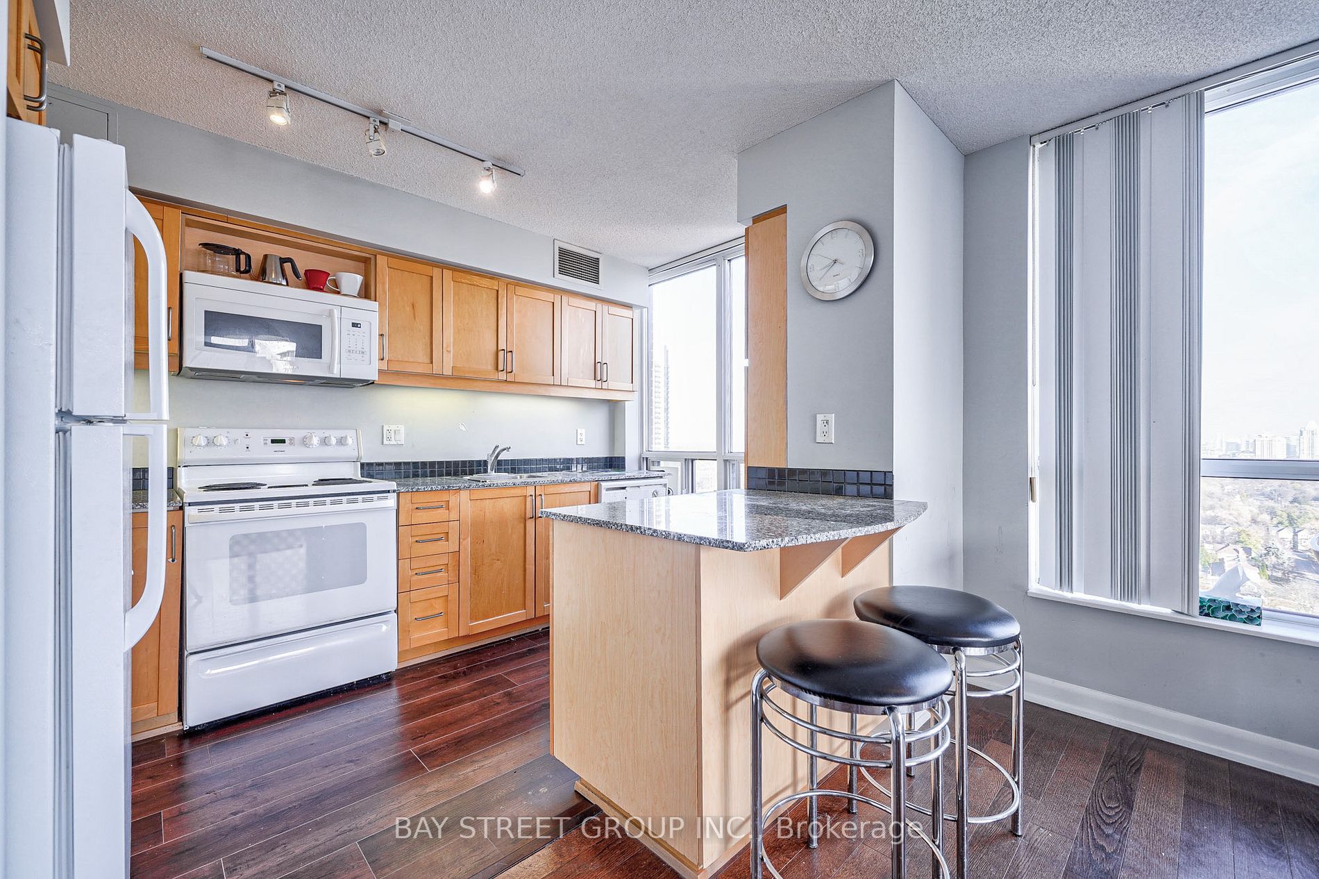 33 Sheppard Ave E, #2102