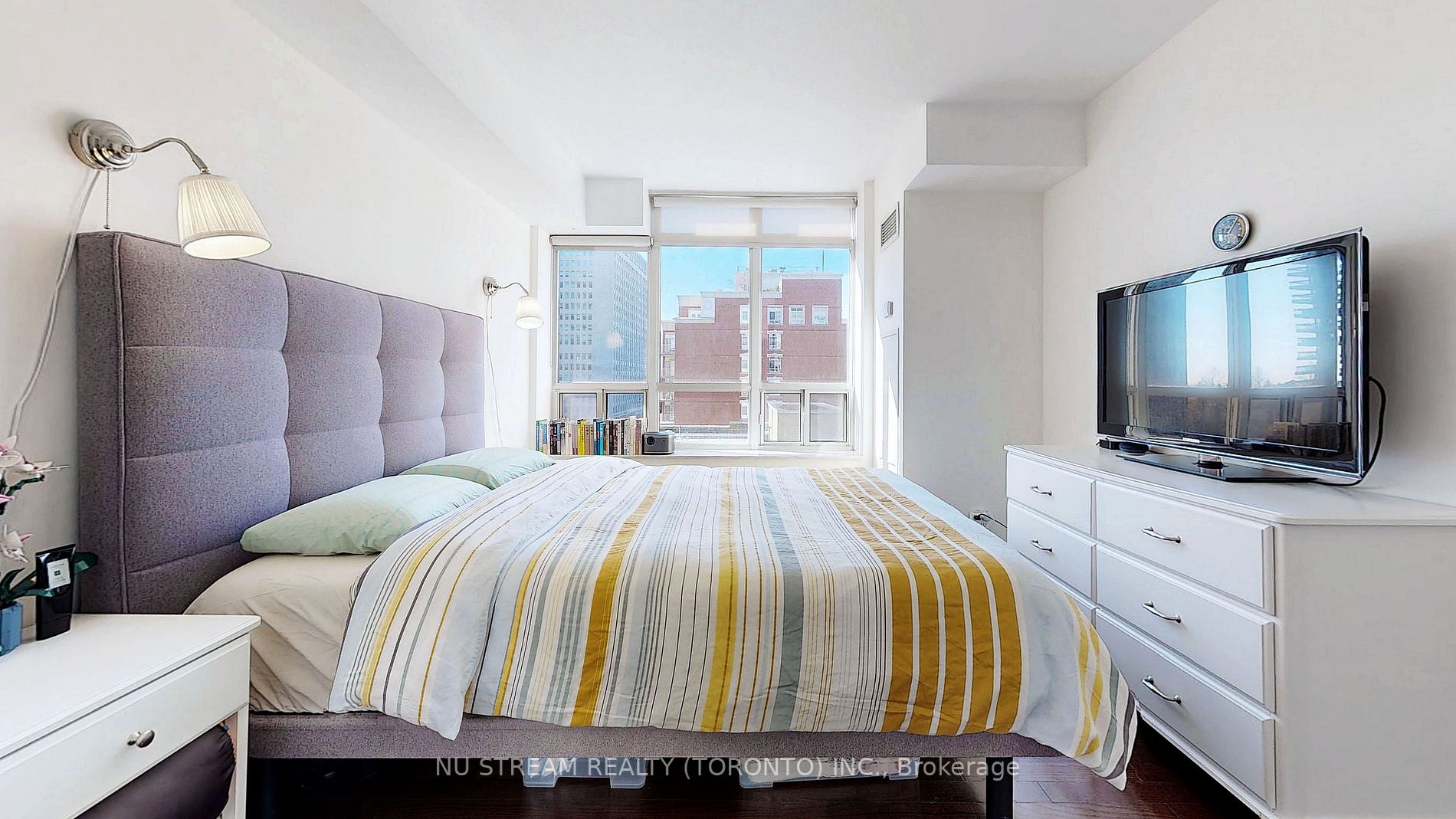 60 St Clair Ave W, #901