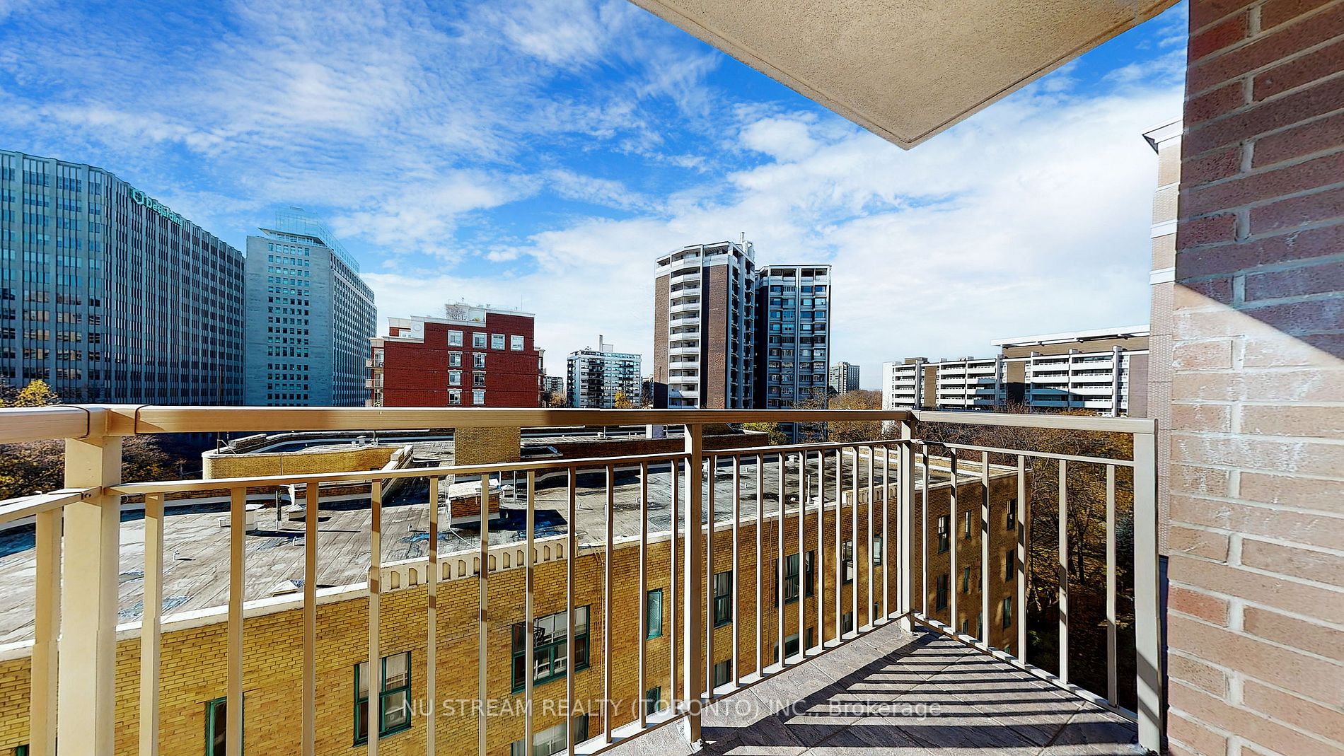 60 St Clair Ave W, #901