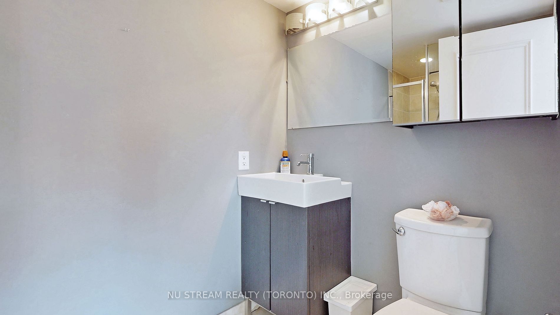 60 St Clair Ave W, #901