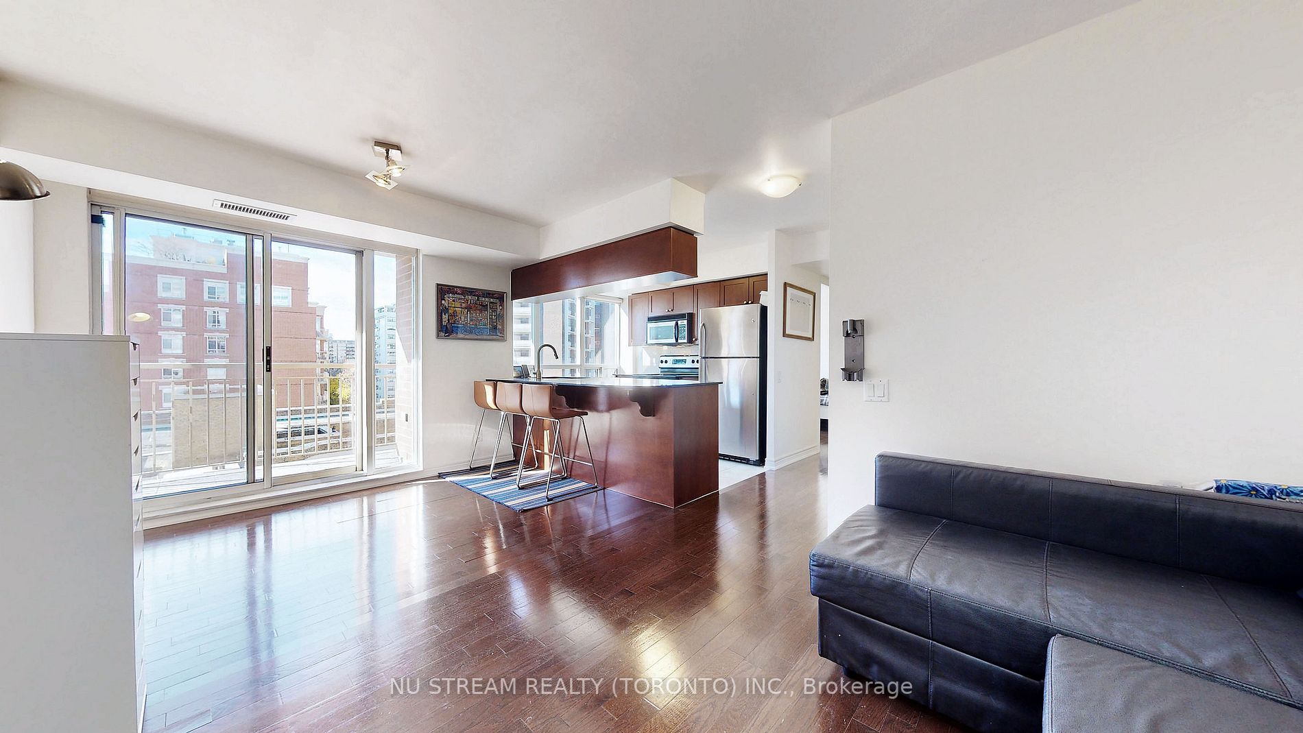 60 St Clair Ave W, #901