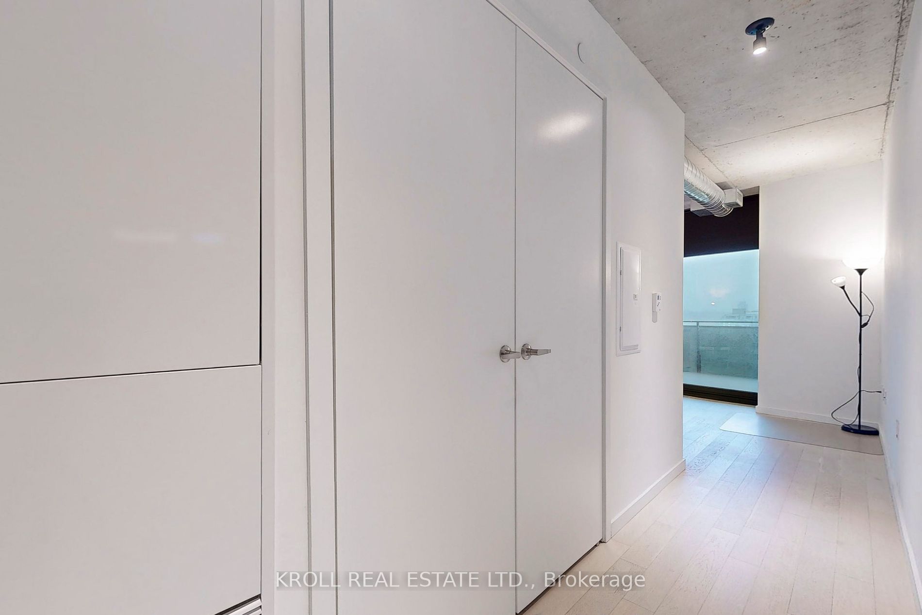 21 Lawren Harris Sq, #1109