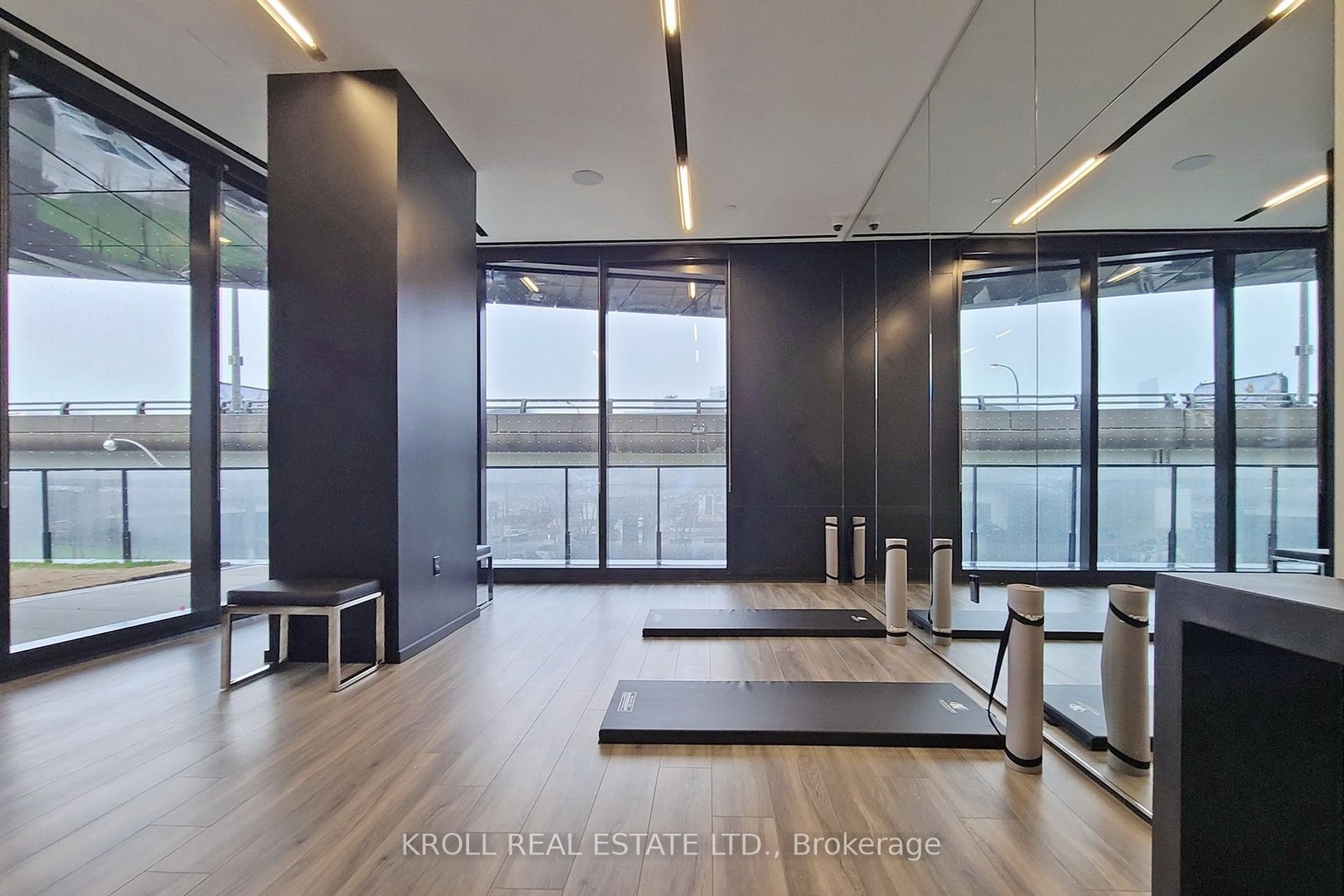 21 Lawren Harris Sq, #1109