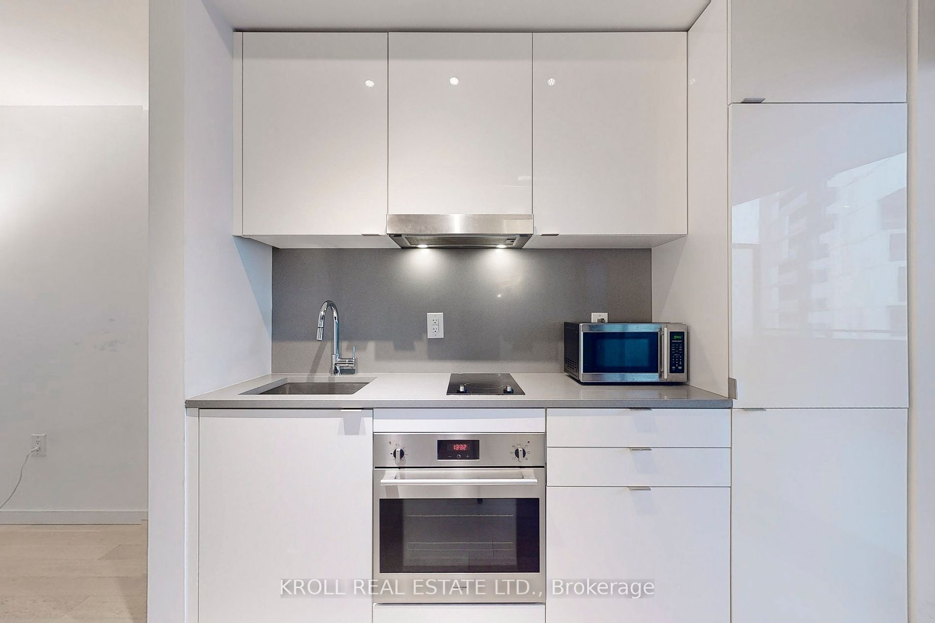 21 Lawren Harris Sq, #1109