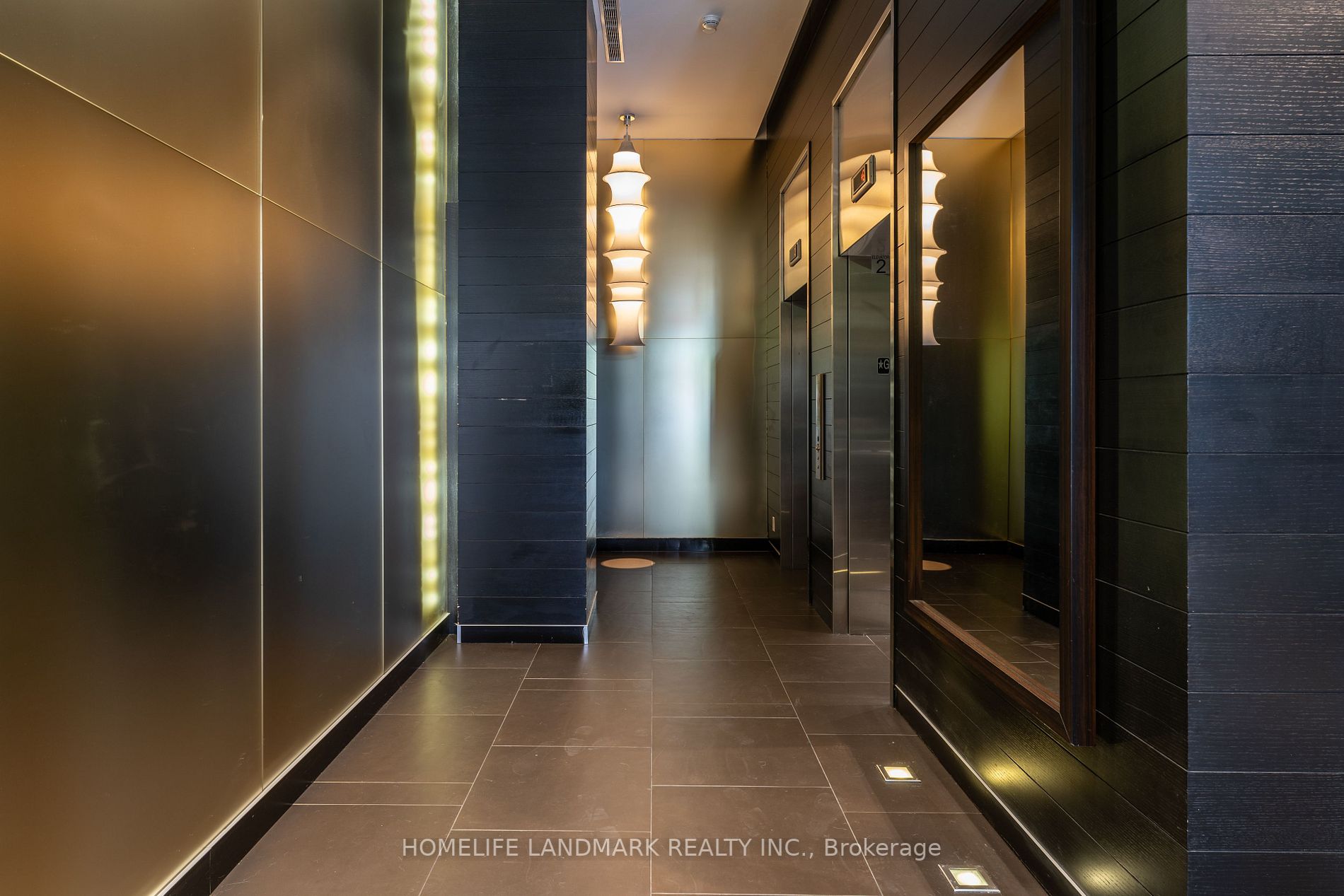 478 King St W, #806