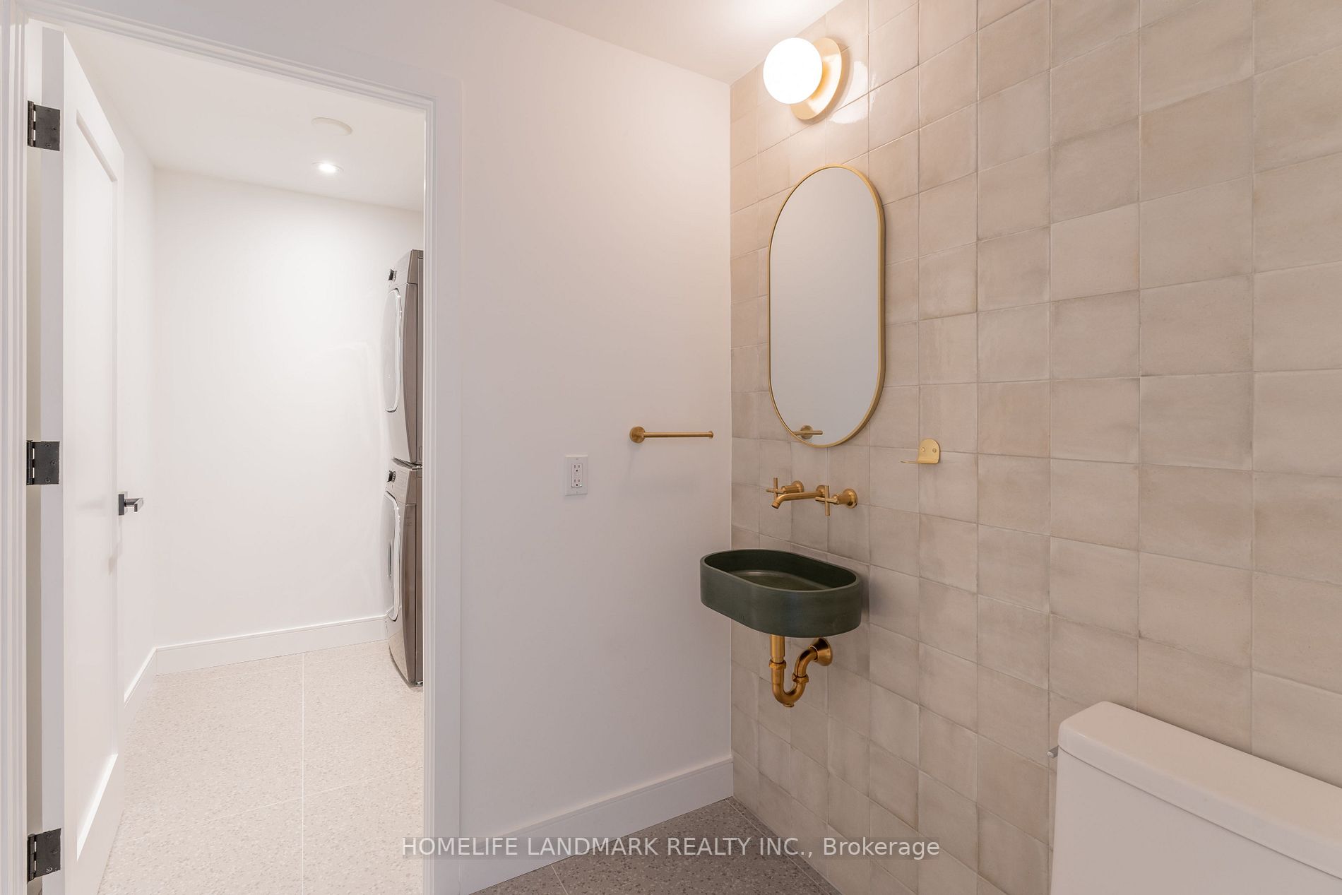 478 King St W, #806