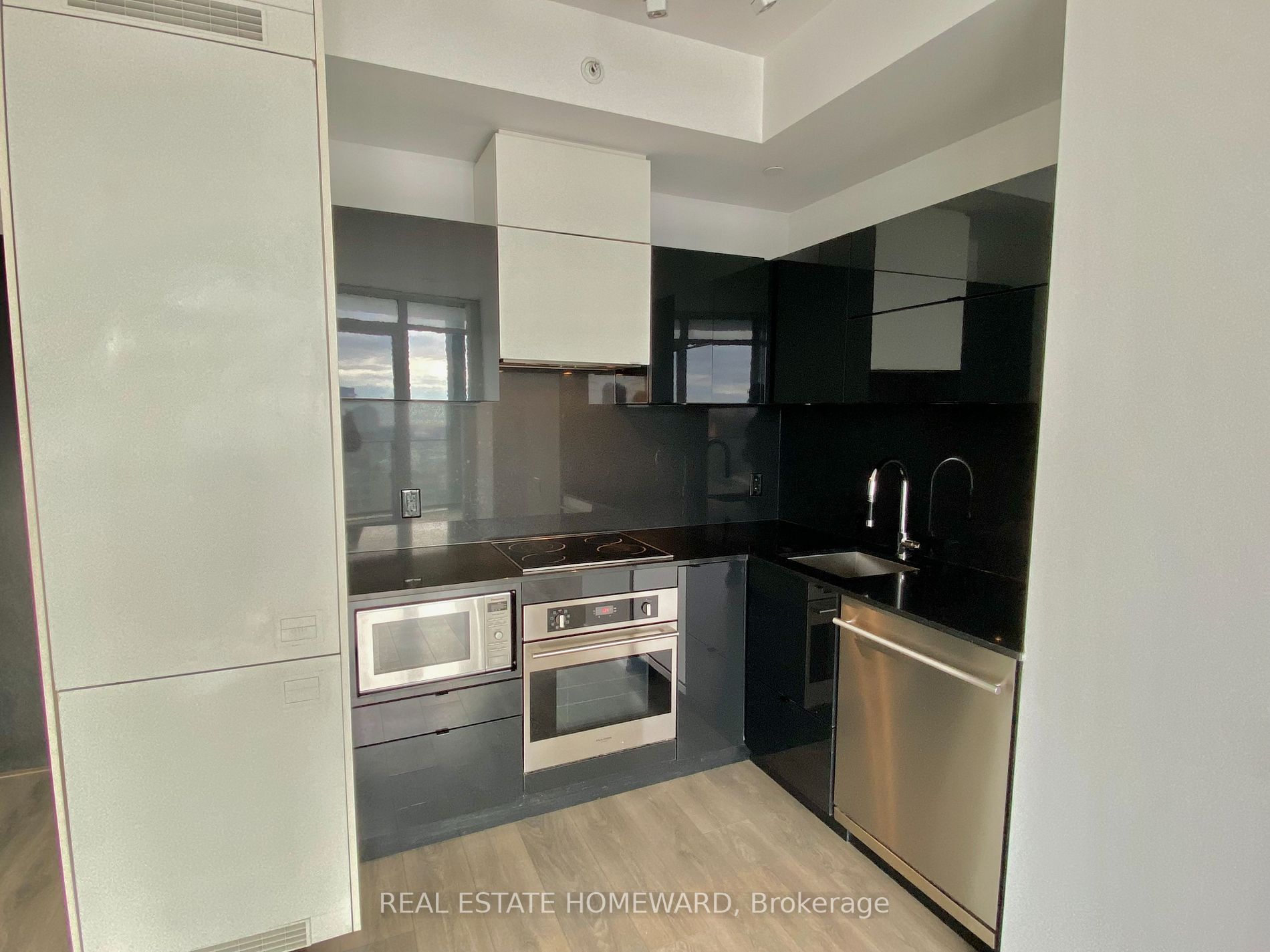 125 Peter St, #1901
