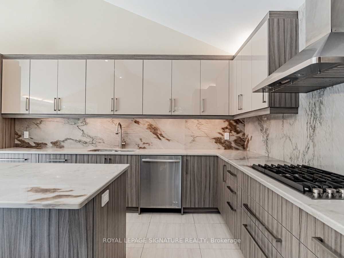 7 Blaine Dr