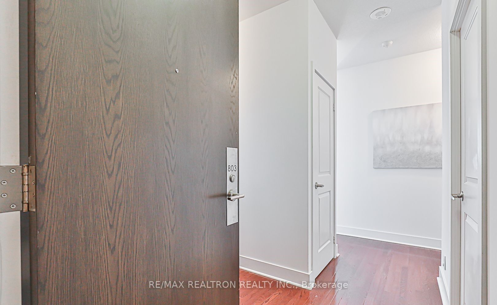 26 Norton Ave, #803