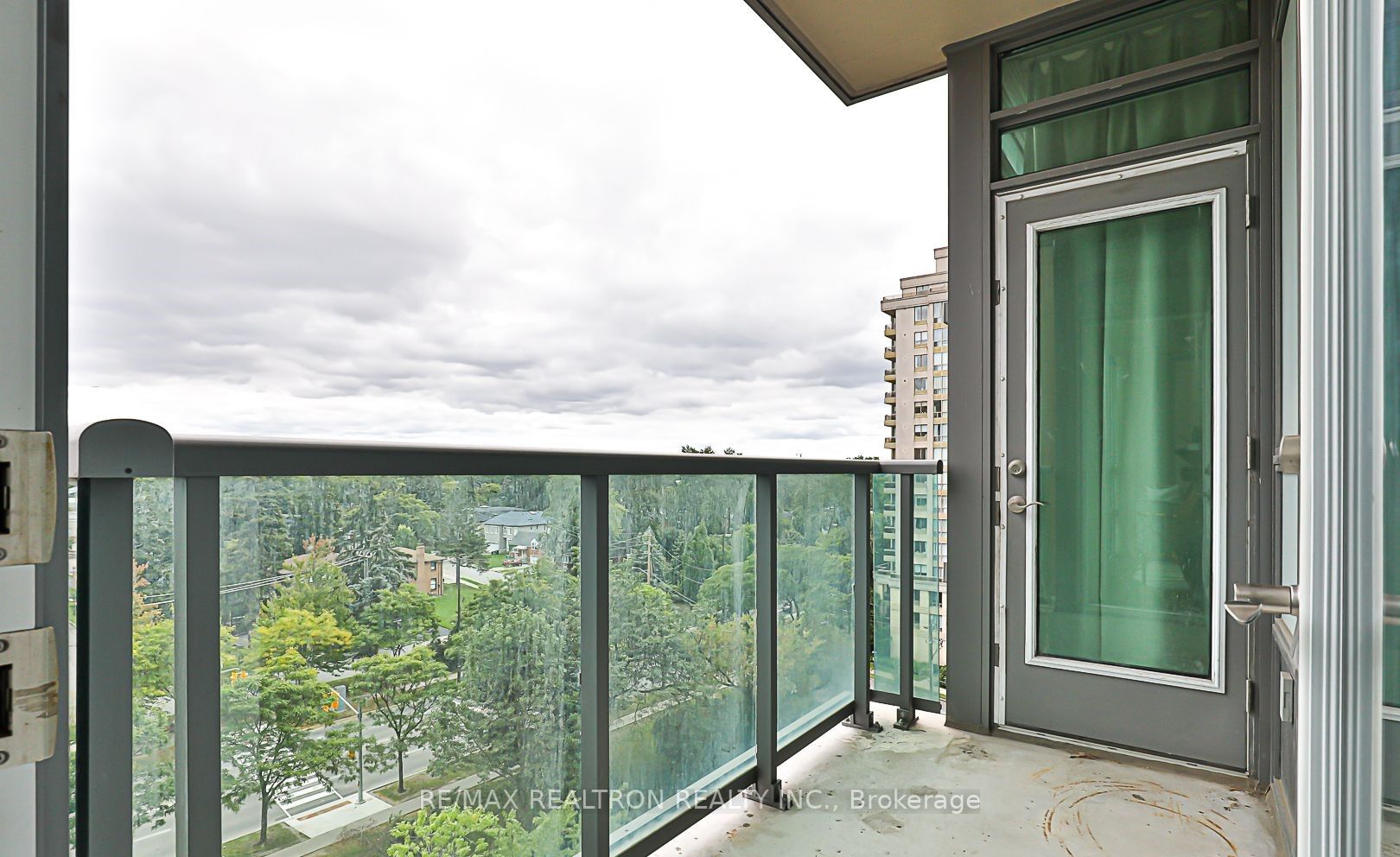 26 Norton Ave, #803