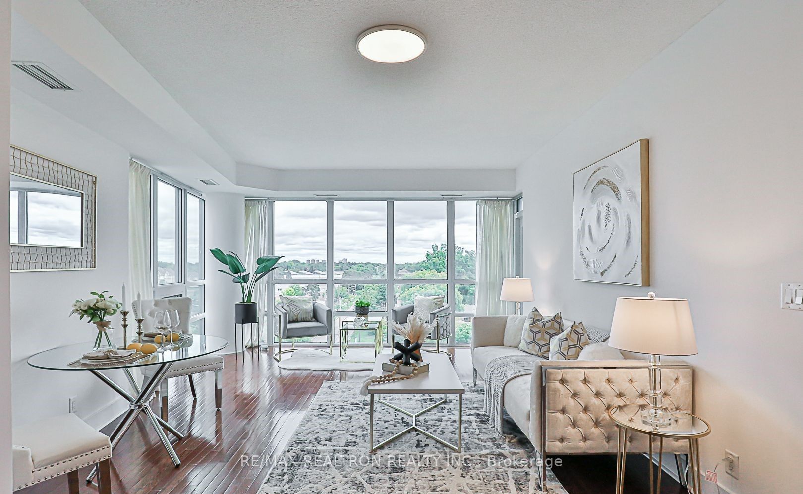26 Norton Ave, #803
