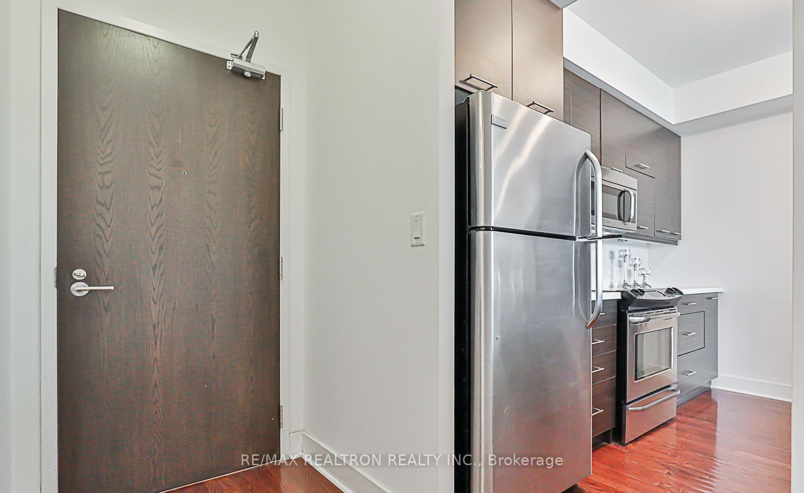 26 Norton Ave, #803