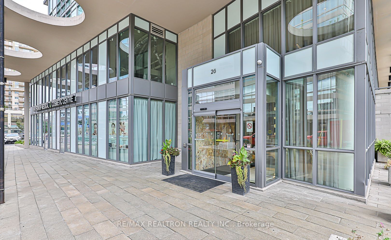 26 Norton Ave, #803