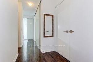 770 Bay St, #Ph-506