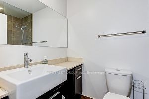 770 Bay St, #Ph-506
