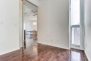 770 Bay St, #Ph-506
