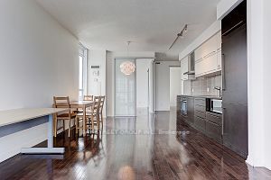 770 Bay St, #Ph-506