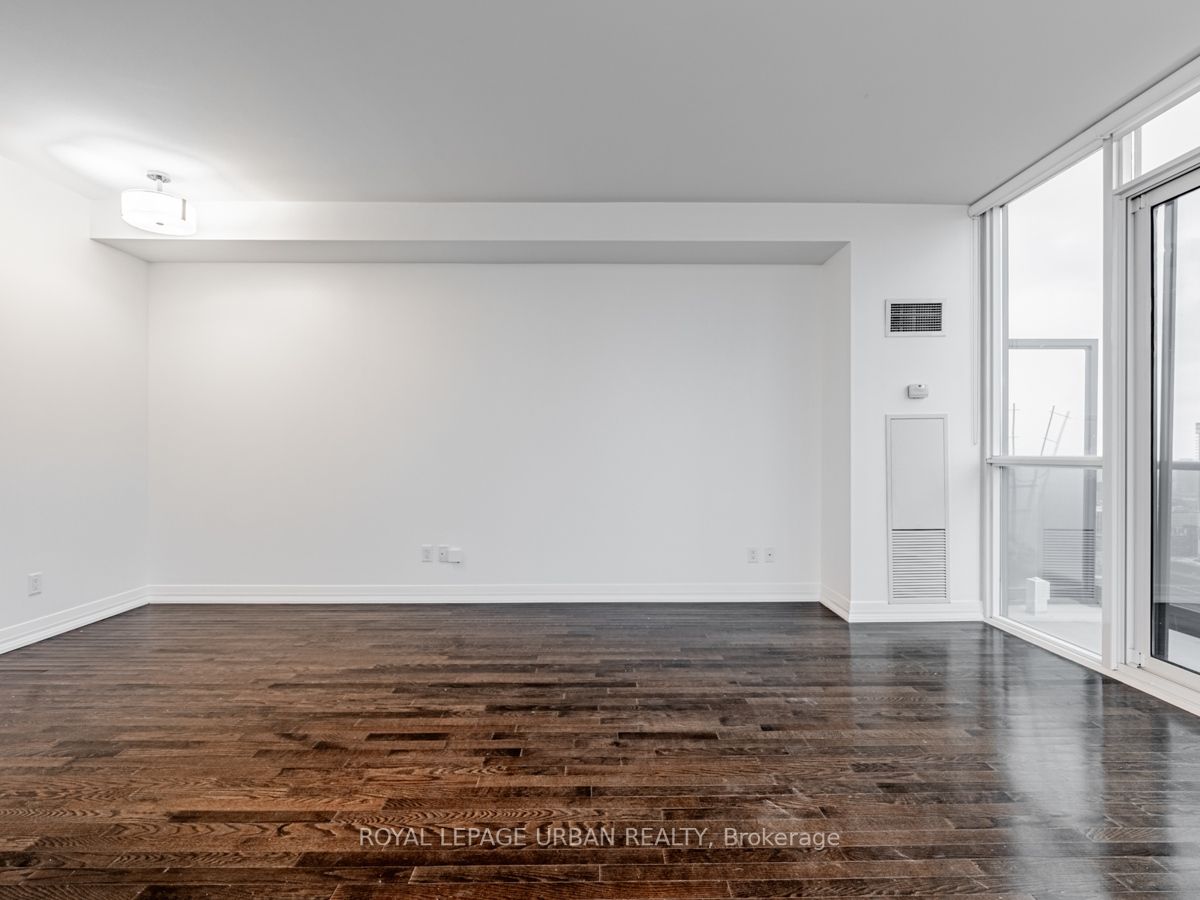 21 Carlton St, #Ph05