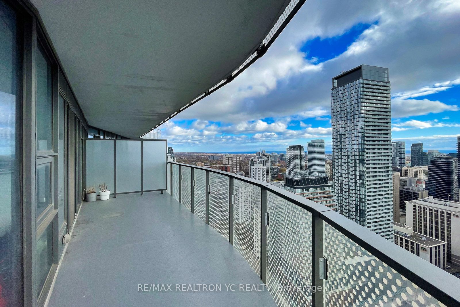 11 Wellesley St W, #3305