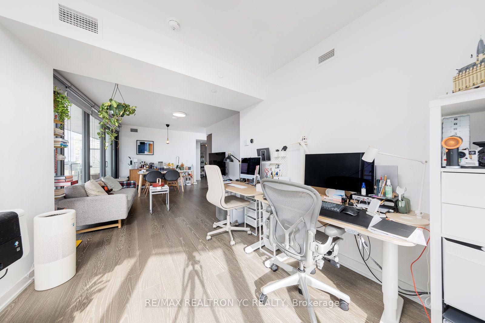 11 Wellesley St W, #3305