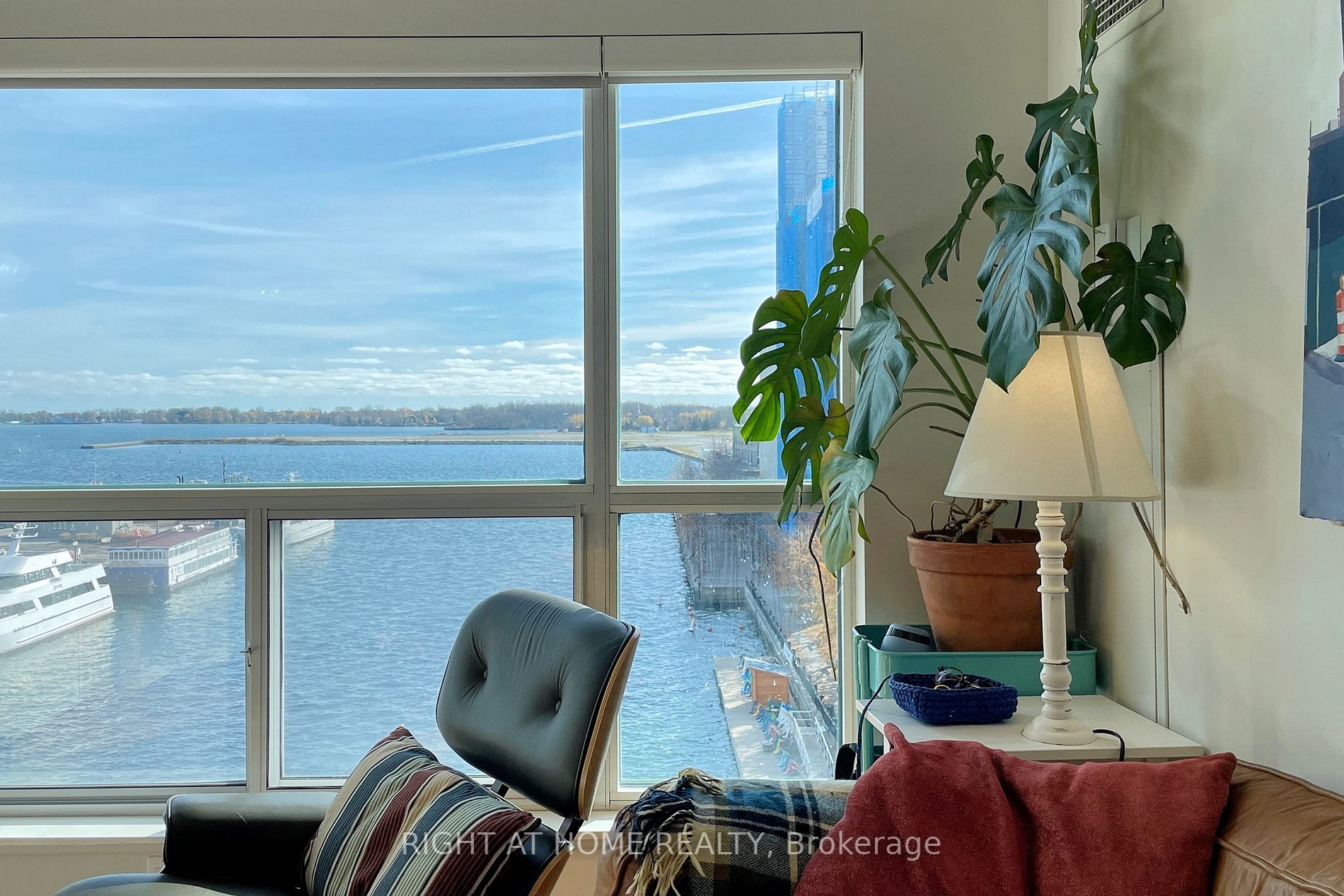 600 Queens Quay W, #809
