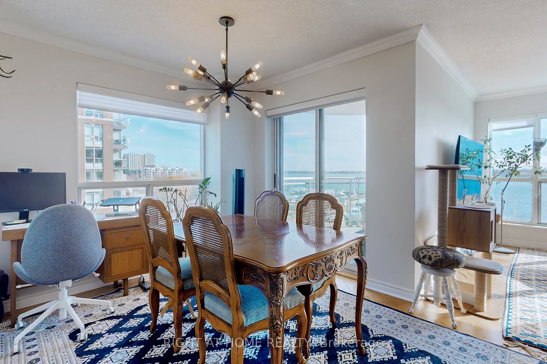 600 Queens Quay W, #809