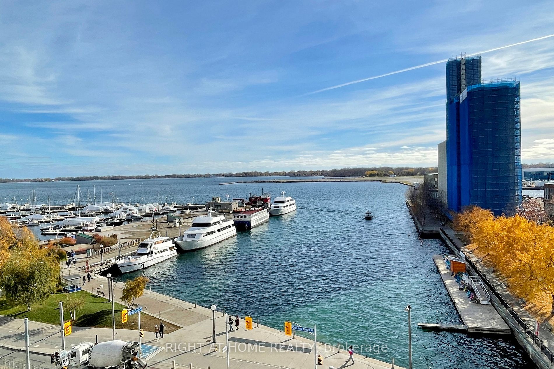 600 Queens Quay W, #809