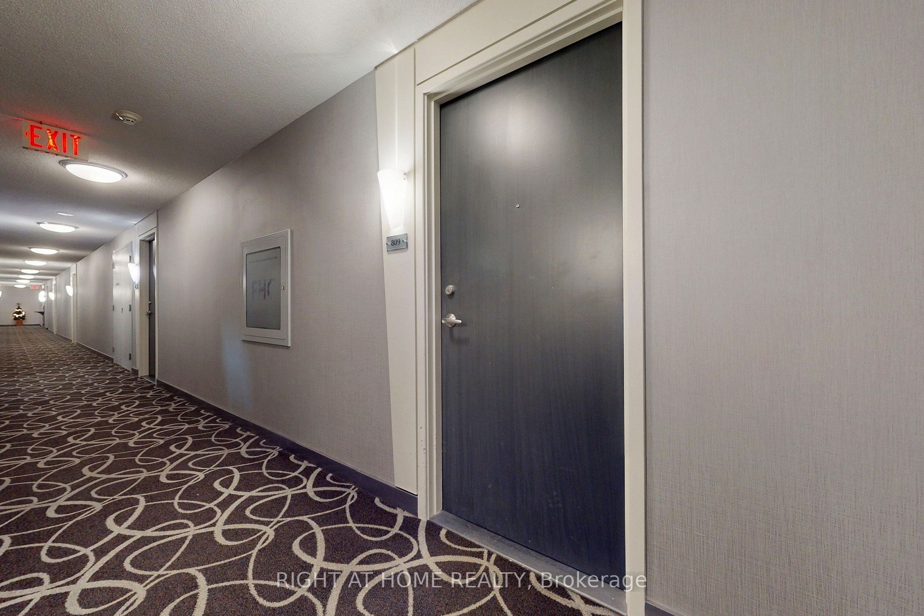 600 Queens Quay W, #809