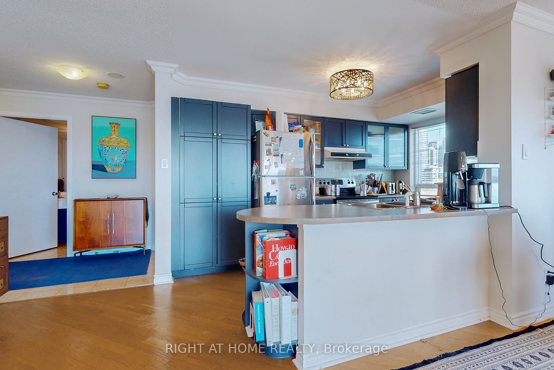 600 Queens Quay W, #809