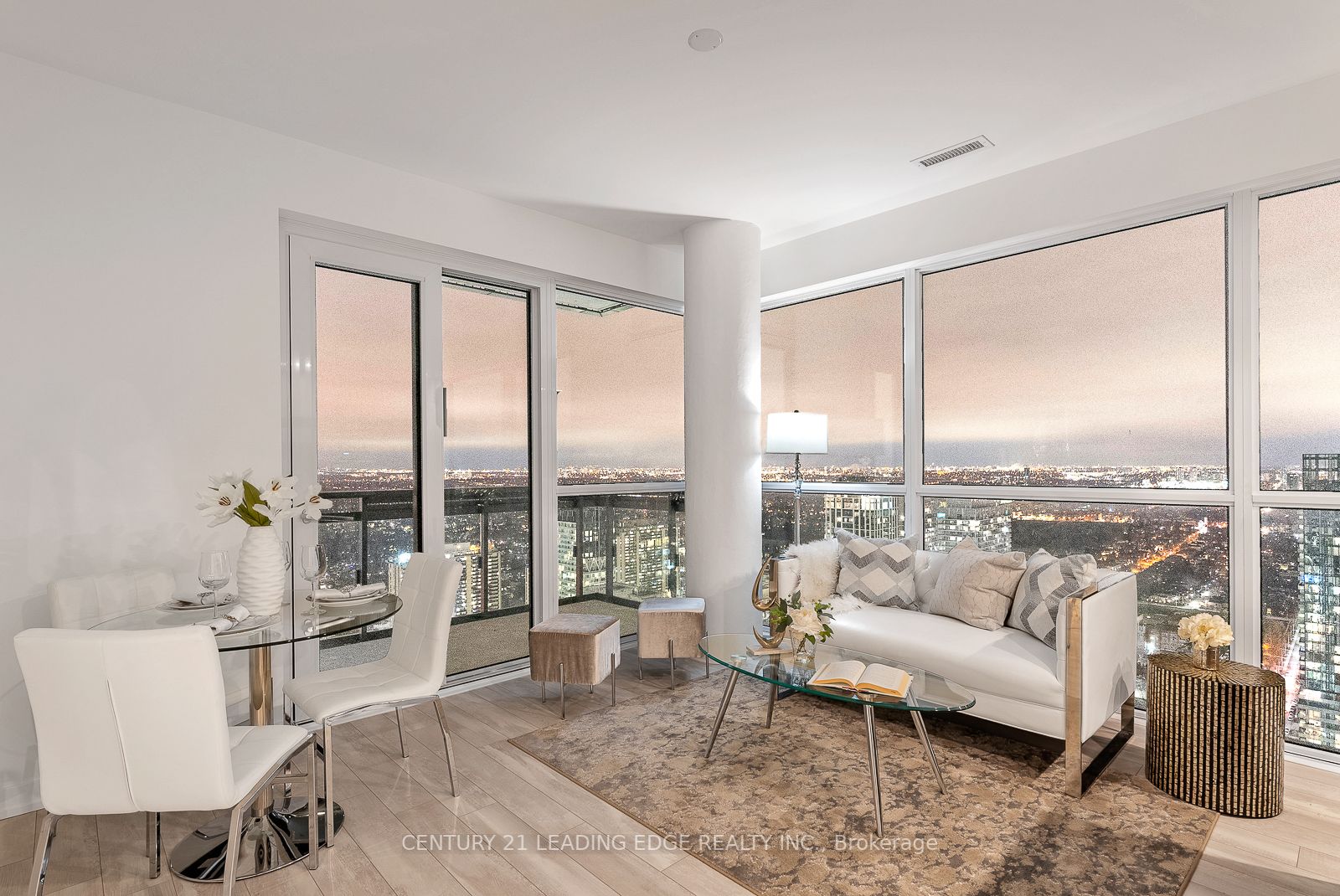 39 Roehampton Ave, #4109