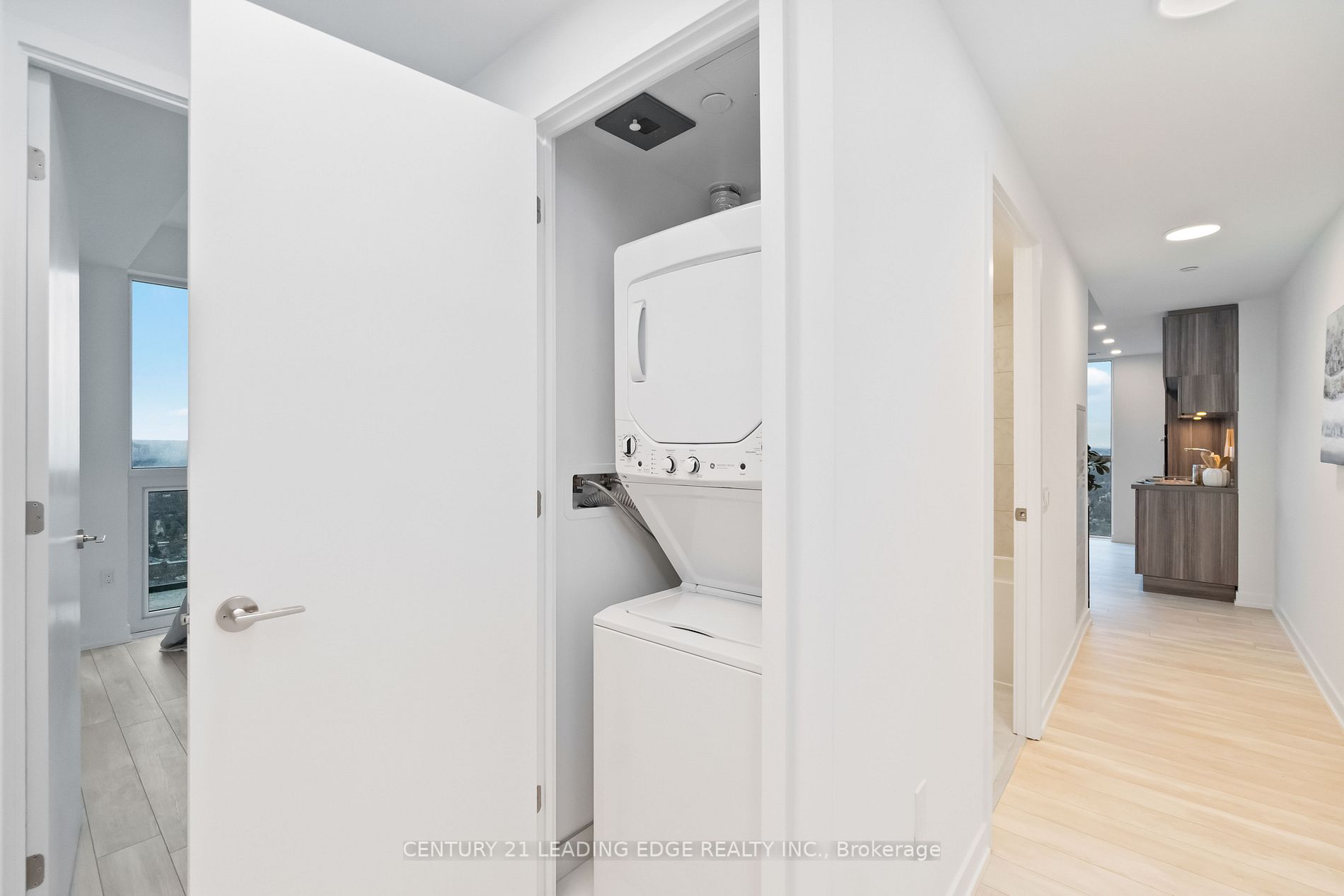 39 Roehampton Ave, #4109