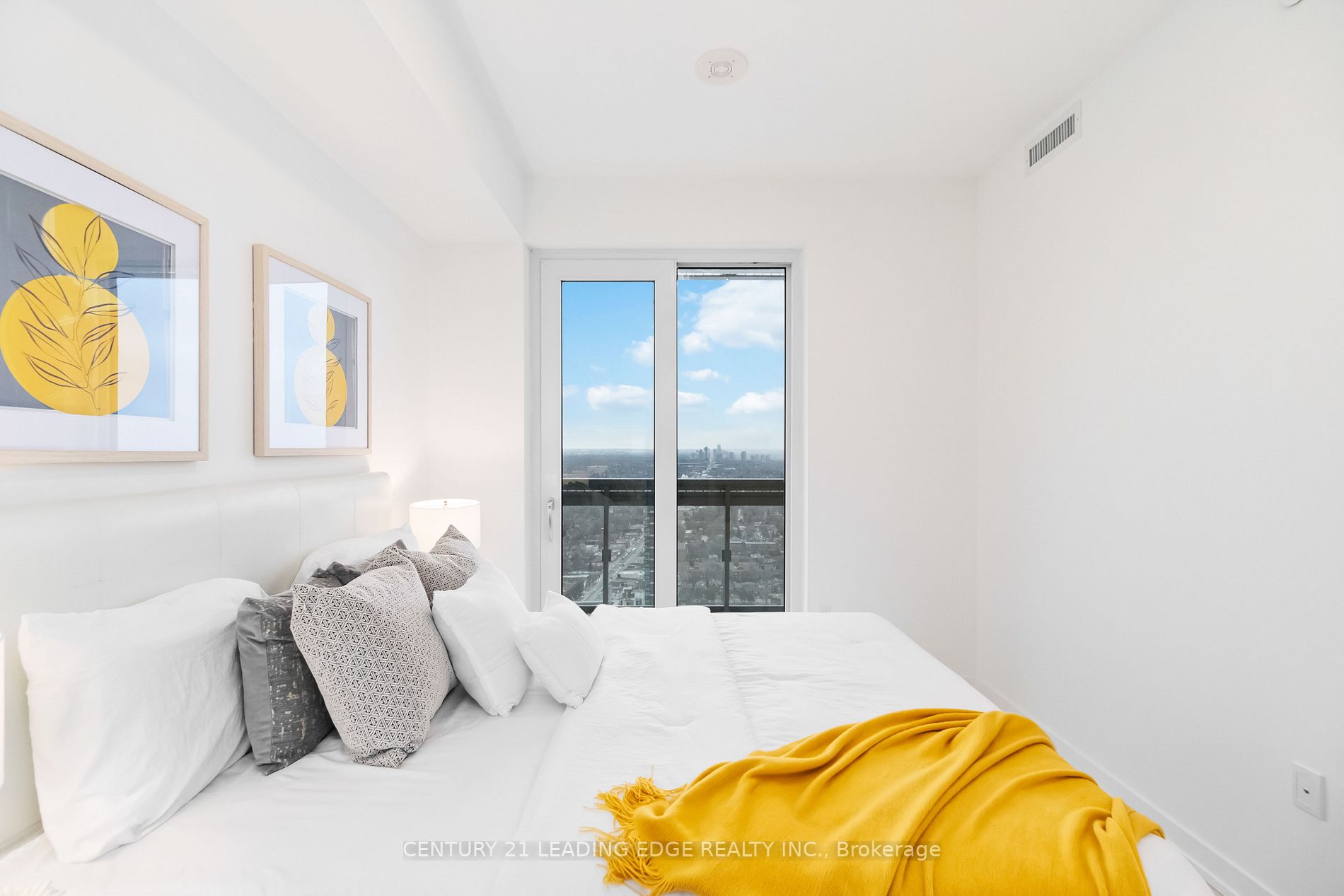 39 Roehampton Ave, #4109