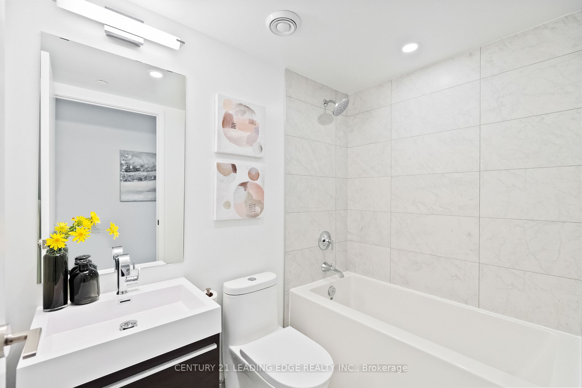 39 Roehampton Ave, #4109