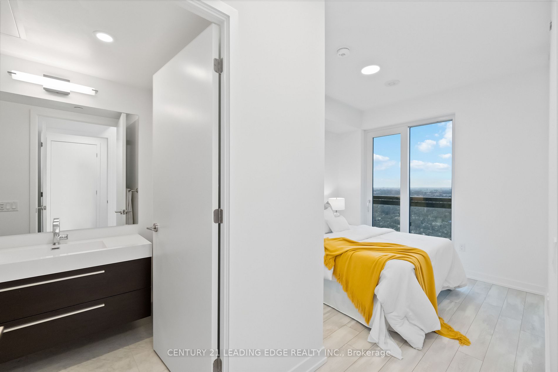 39 Roehampton Ave, #4109