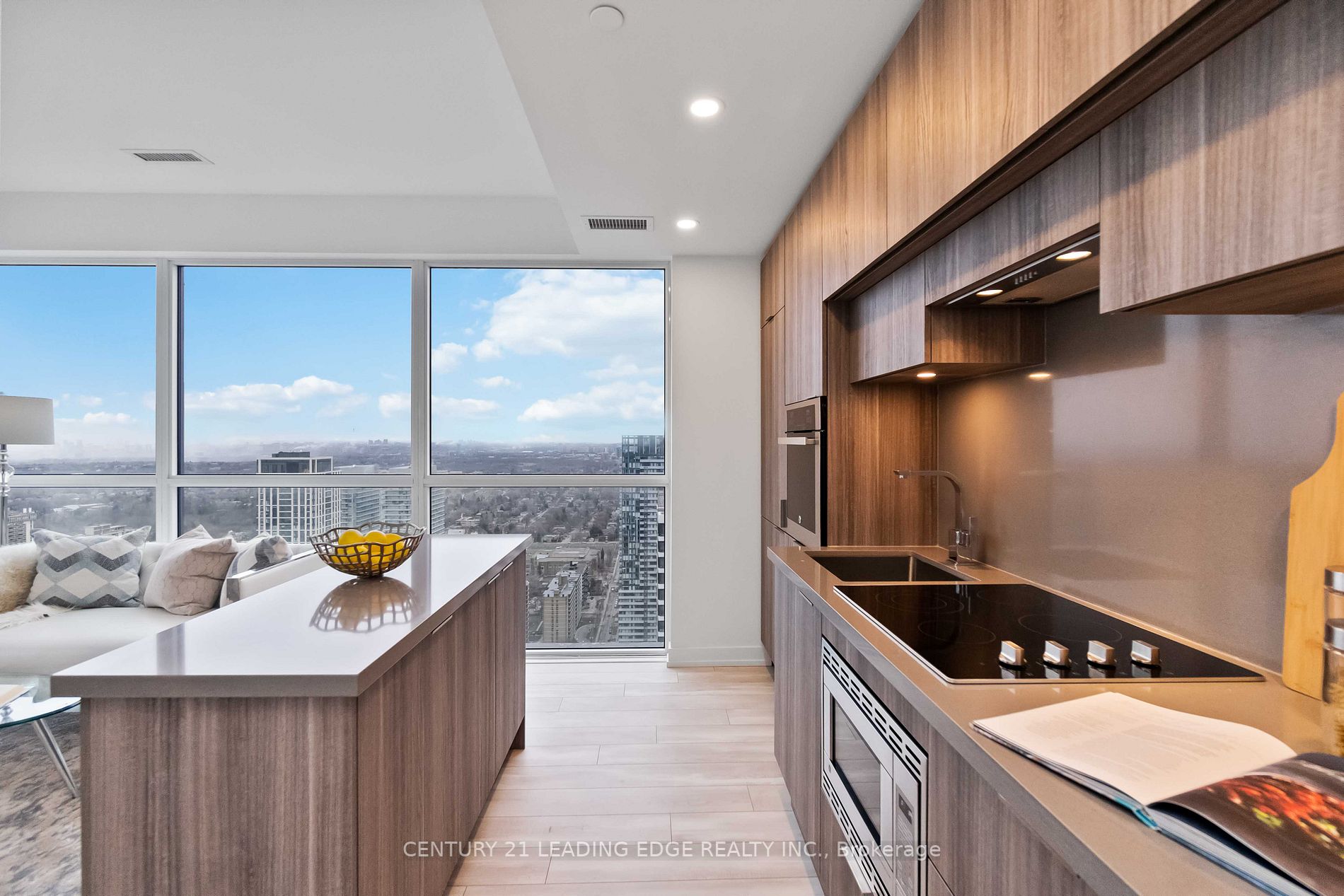 39 Roehampton Ave, #4109