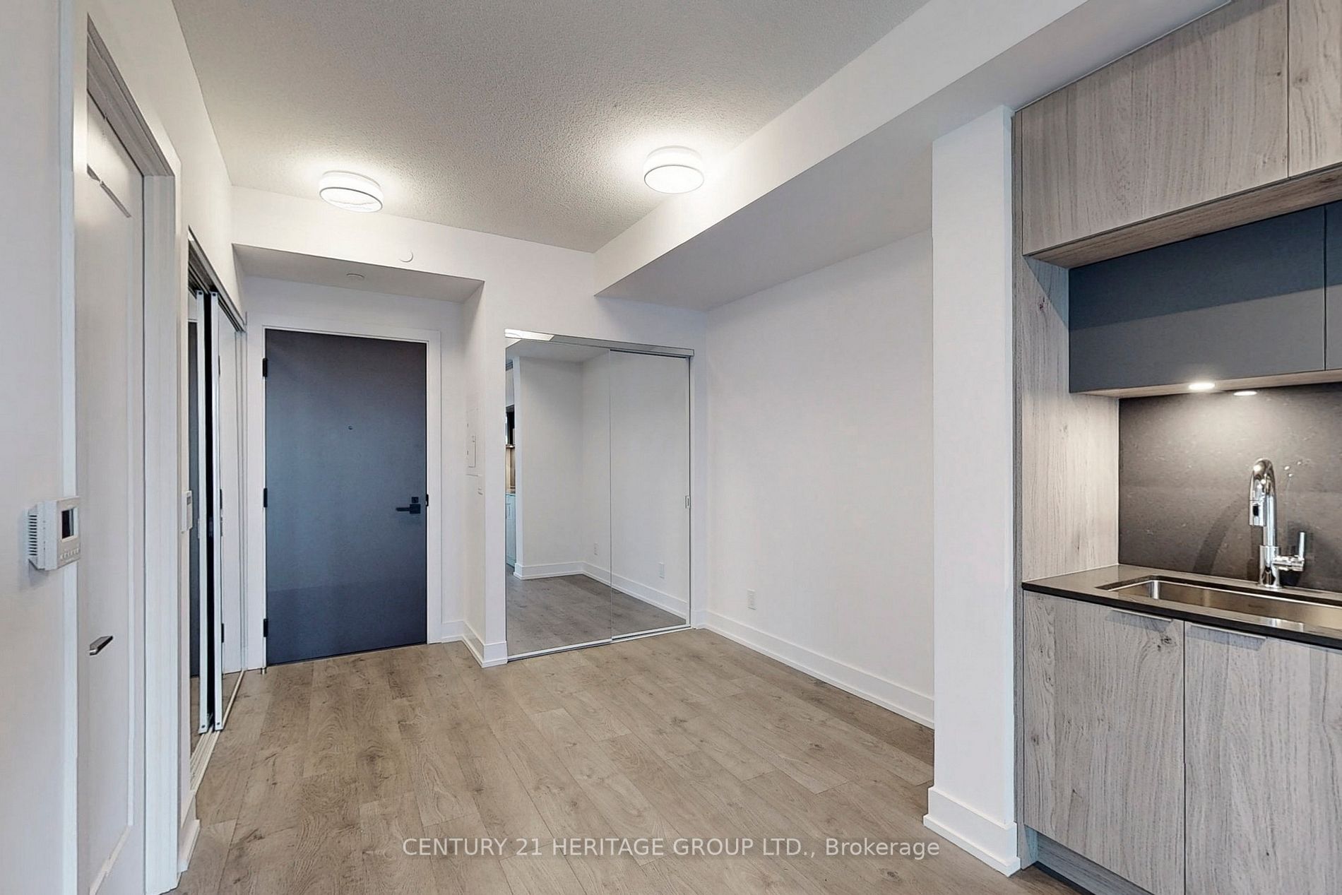 25 Adra Grado Way N, #901