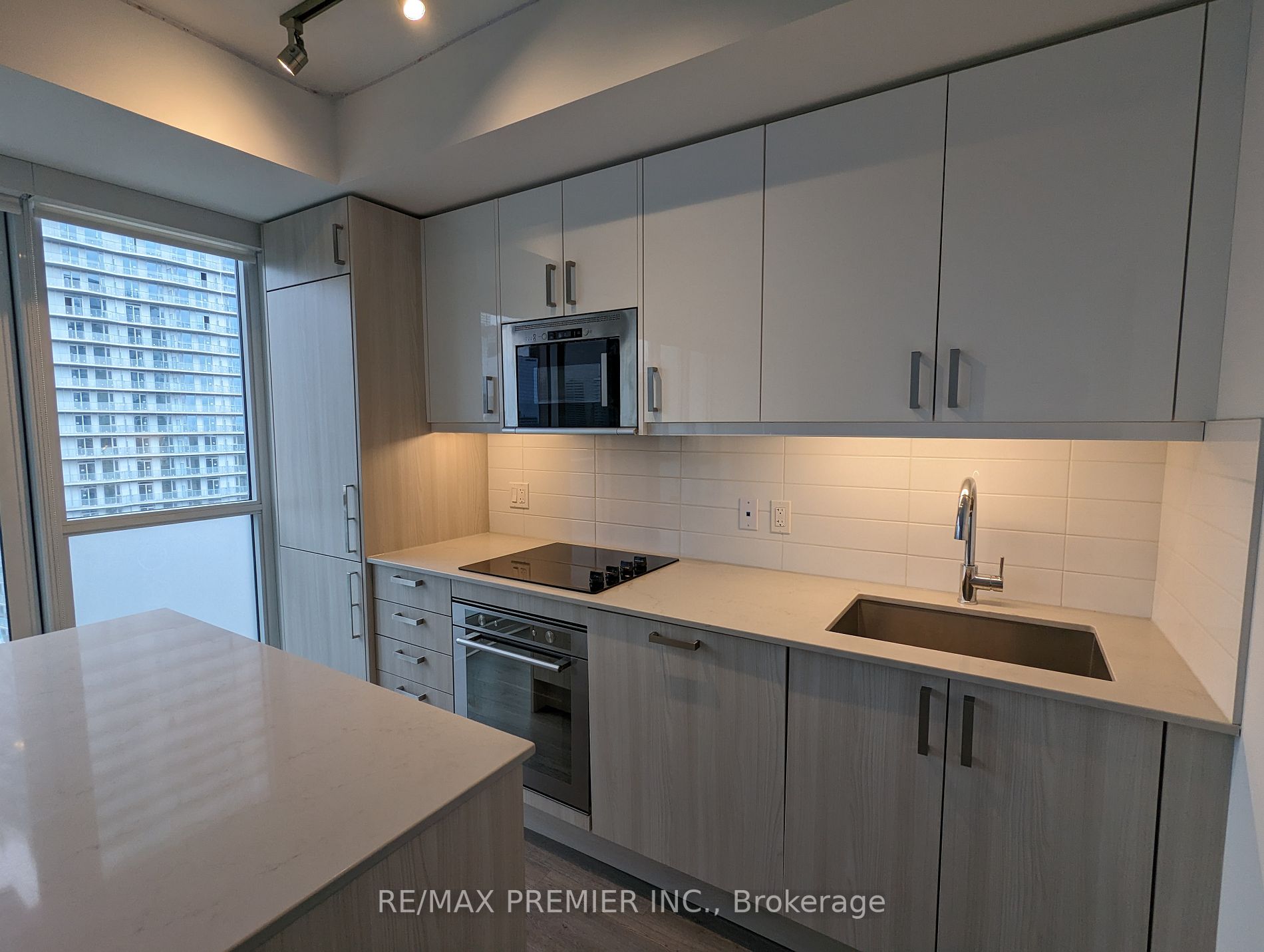 77 Mutual St, #3605