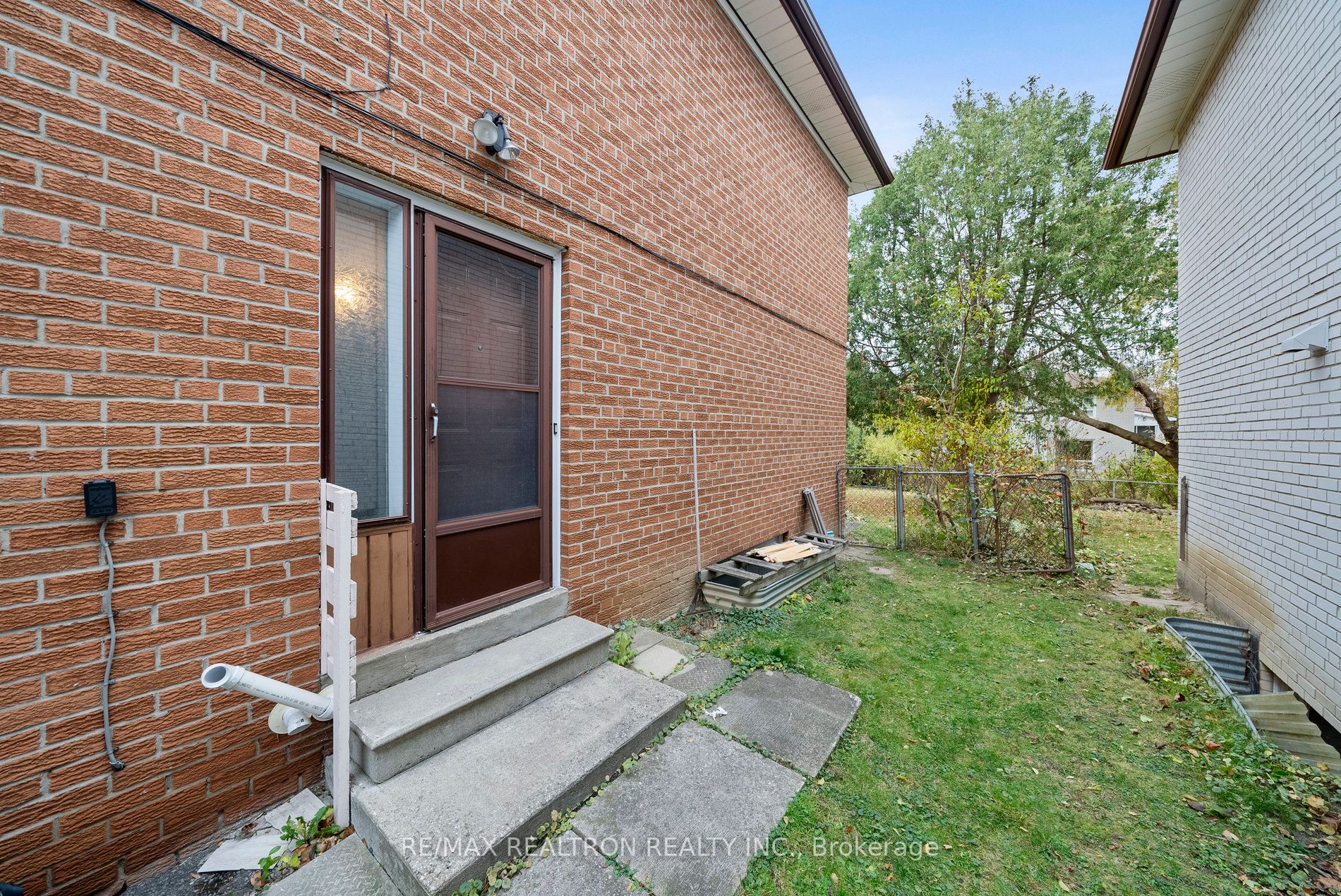 55 Fisherville Rd