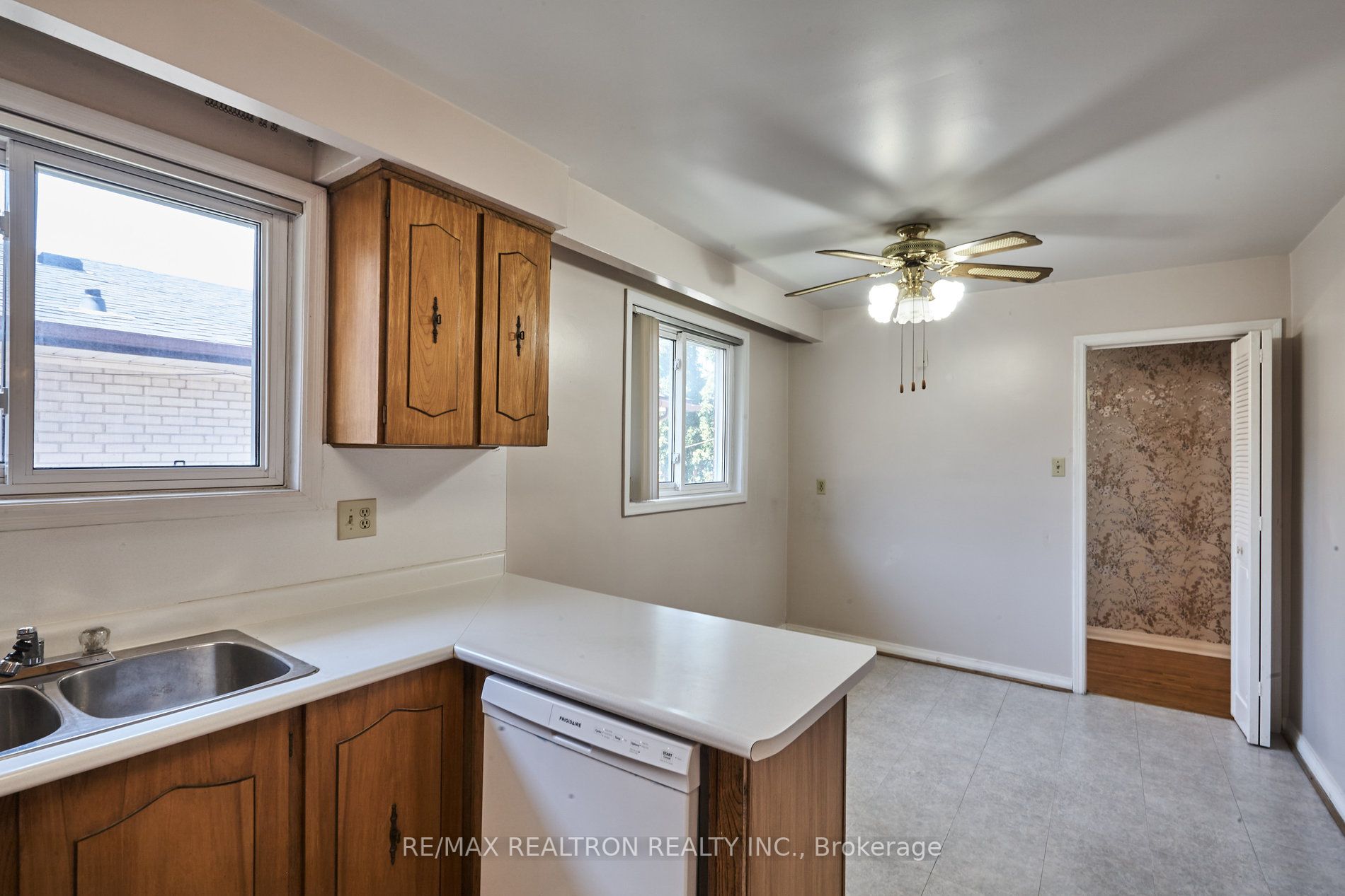 55 Fisherville Rd