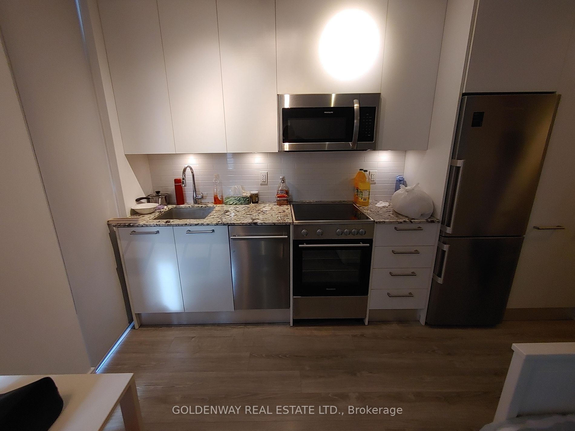 28 Wellesley St E, #1110