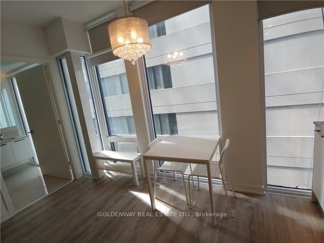 28 Wellesley St E, #1110