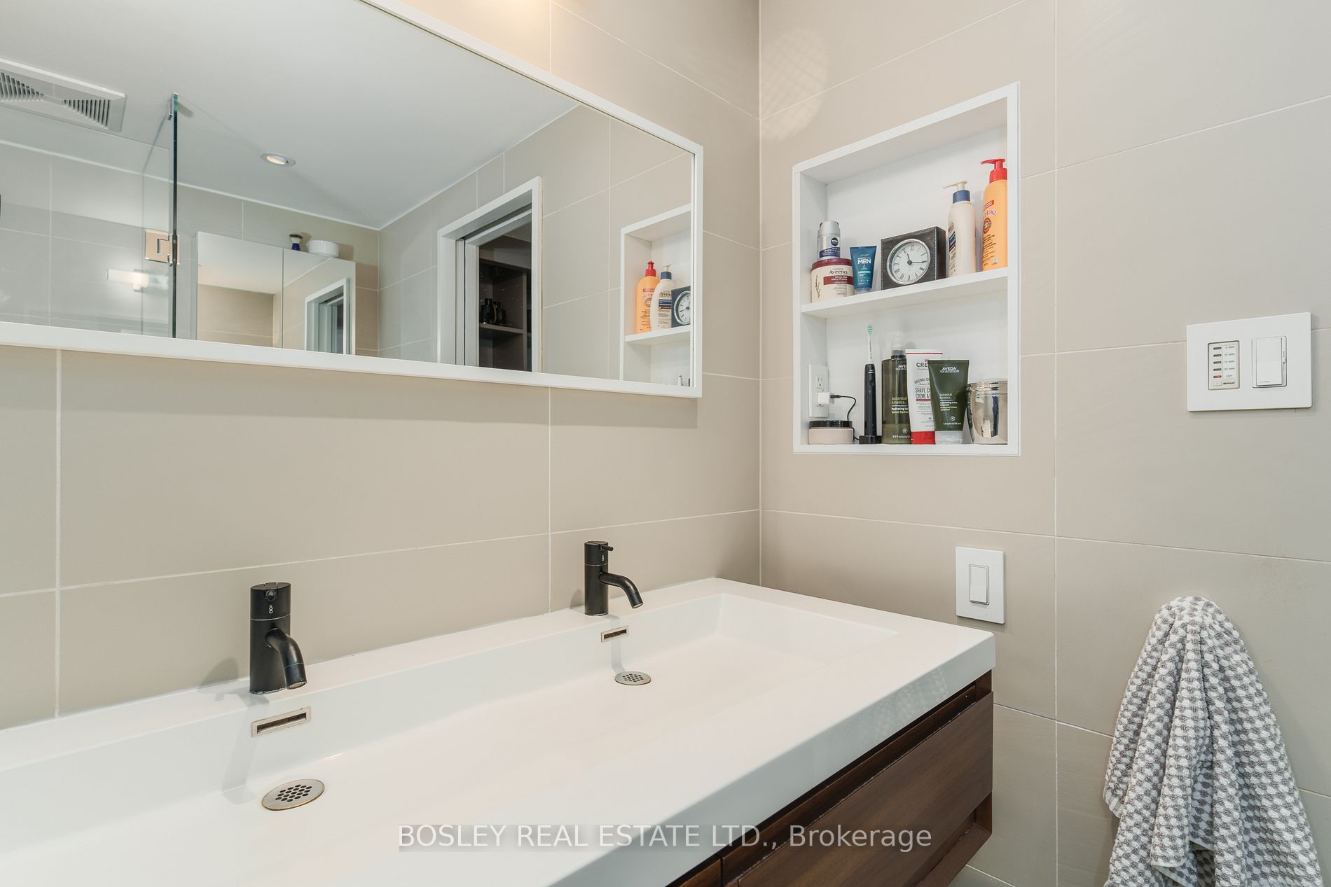 306 Sackville St, #2